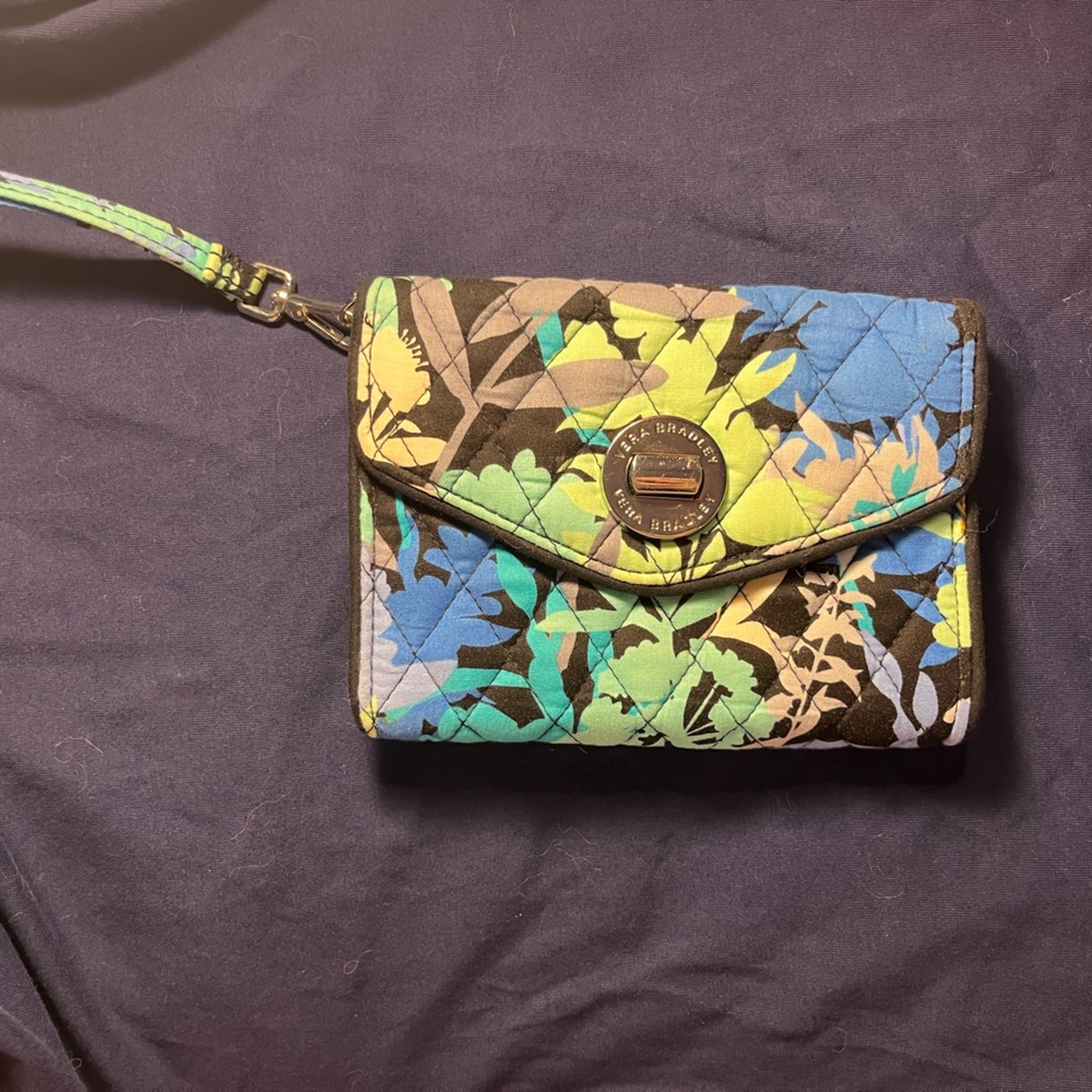 Vera Bradley Your Turn Smartphone Wristlet Camofloral Pattern